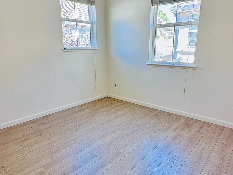 2576 Heron Ct — Photo 19