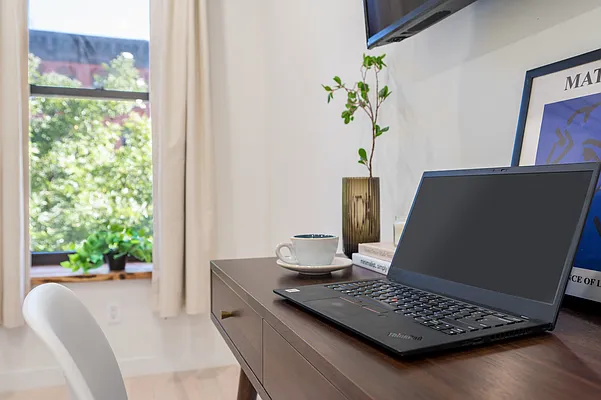 Office, photo 1