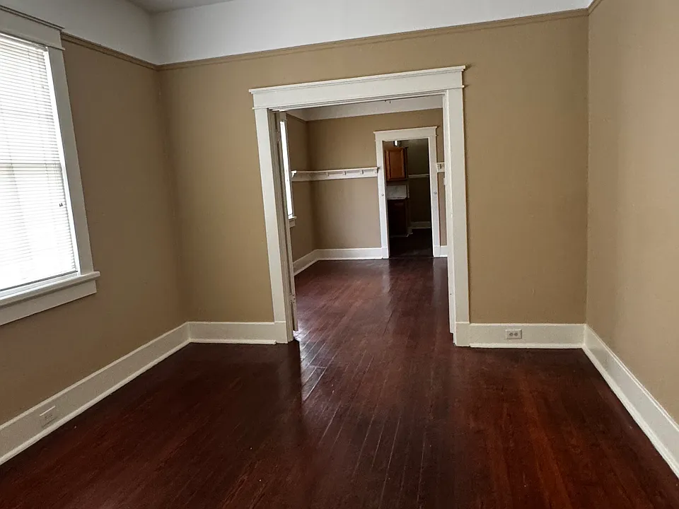 2919-21 Bruxelles St #2921