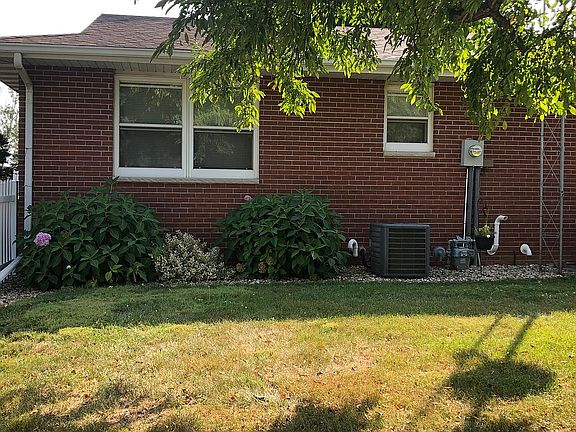 3rd image of 1019 E Morine Dr