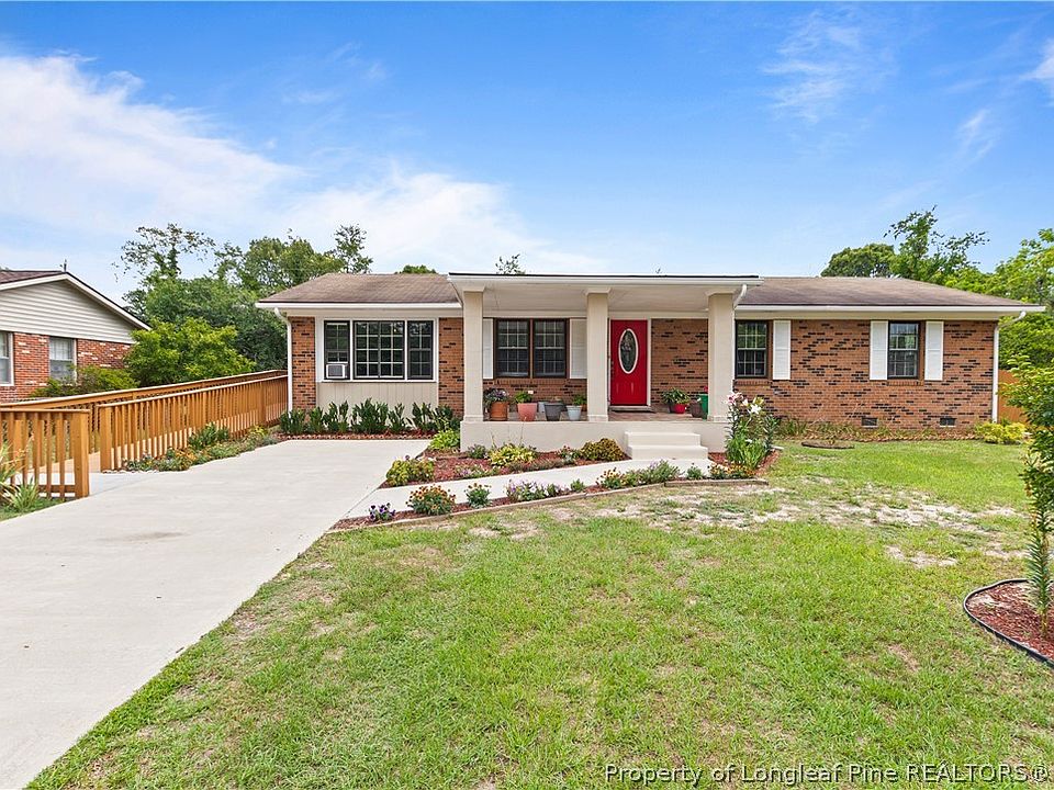 1st image of 3643 Gloucester Dr