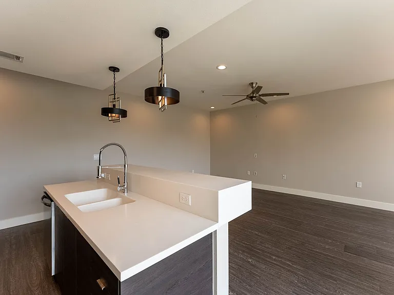 604 N Bluff Dr #127 — Photo 11