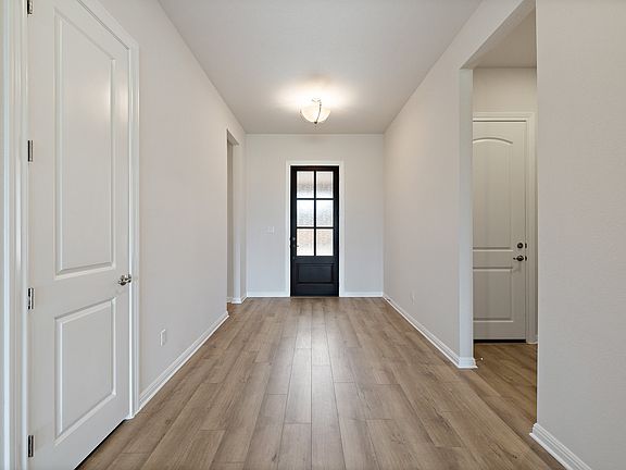 La Cima - Whitney Interior Image 4