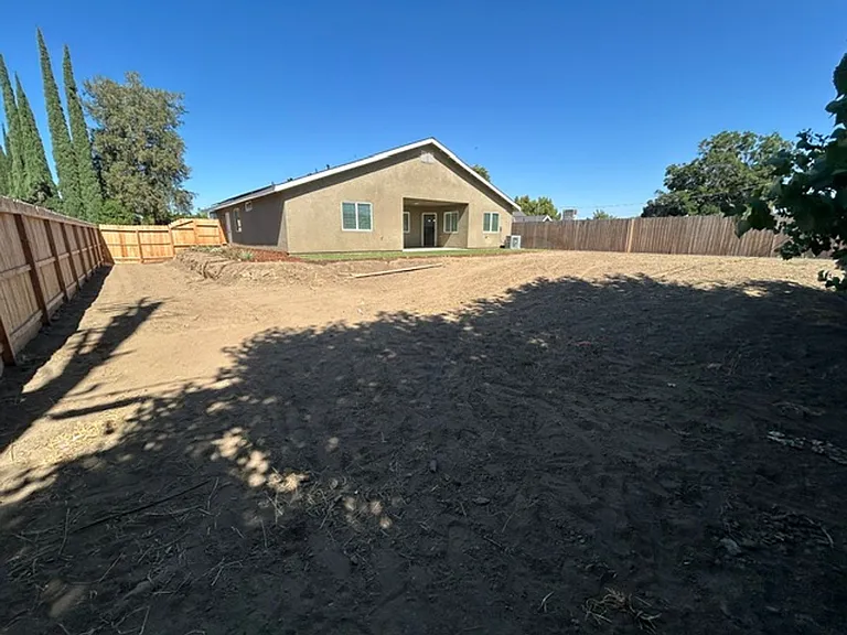 820 N Cypress St — Photo 19
