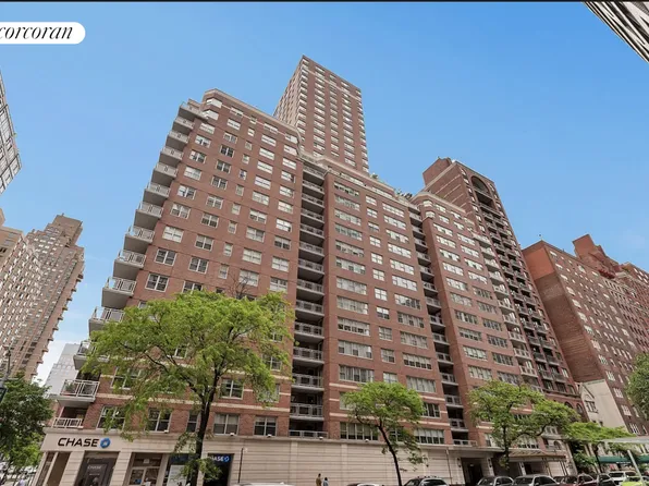 360 East 72nd Street image 15 of 21