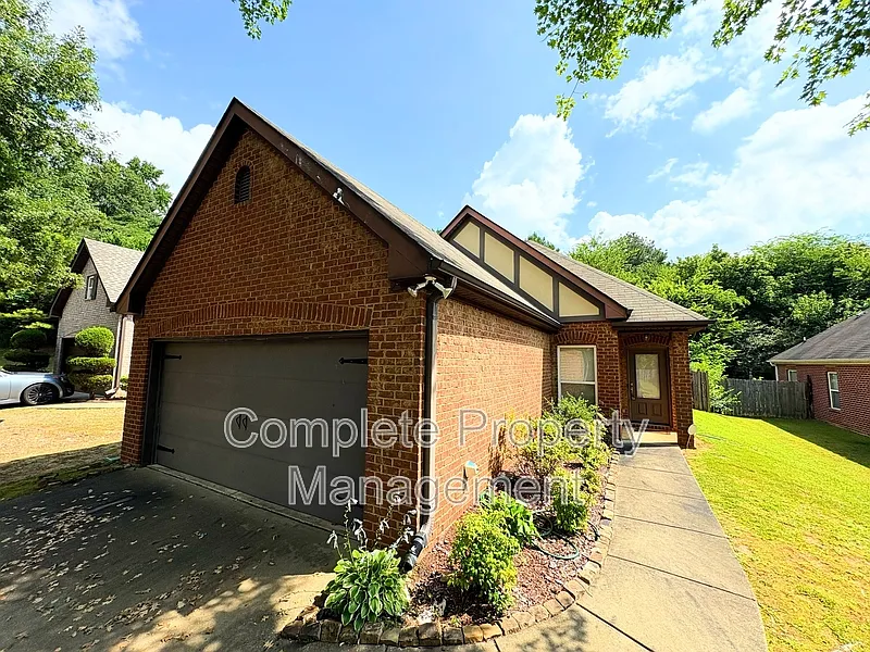 109 Oxmoor Place Cir