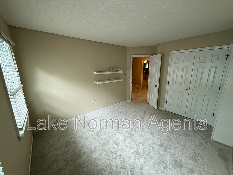 9423 Fairmead Dr — Photo 18