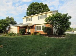 1353 Walnut Ln, Macungie, PA 18062
