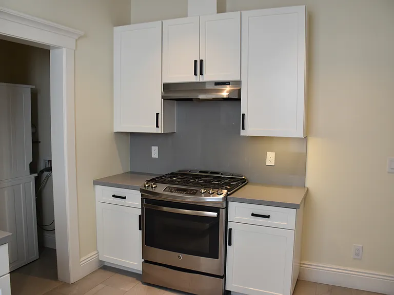 1625 Larkin St #F — Photo 3