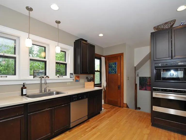2745-2747 N Downer Ave #2747 - UPPER — Photo 9