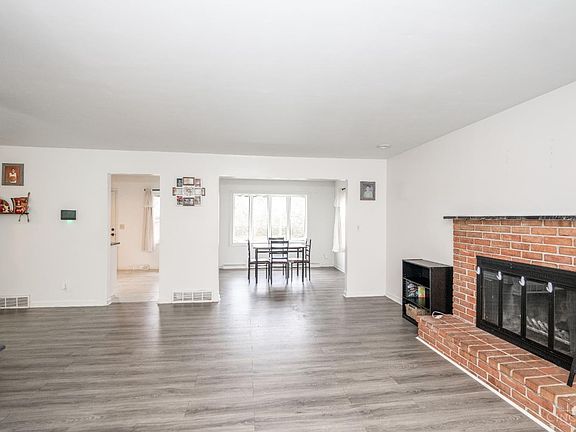 5th image of 606 Dorset Dr