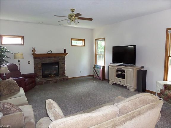 2nd image of 1277 Freeport Dr