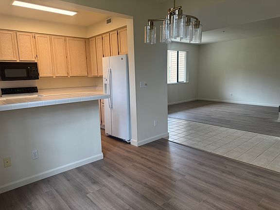 4th image of 24525 Outlook Dr Unit 26
