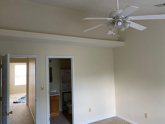 5th image of 212 Amanda Ln APT 3