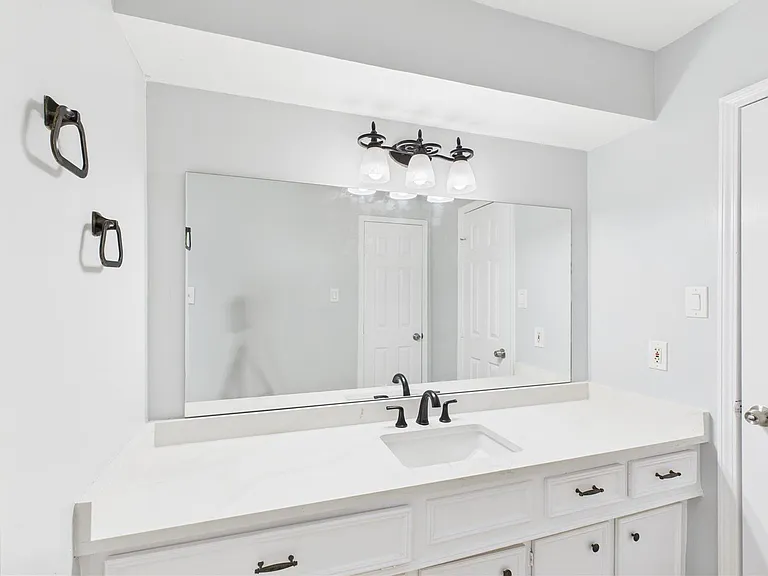 1107 Verret Ln — Photo 8