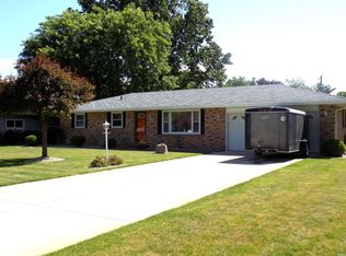56722 Meadowood Dr, Elkhart, IN 46516
