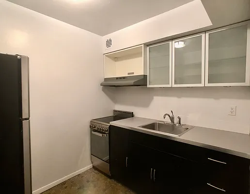 Rented by Irving Properties of New York, LLC | media 12