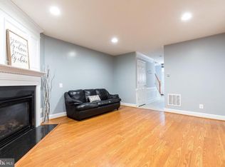 2404 Terra Cotta Cir, Herndon, VA 20171