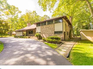 29 Robin Rd, Moorestown, NJ 08057