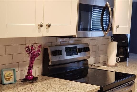 4th image of 3646 Cheswick Dr