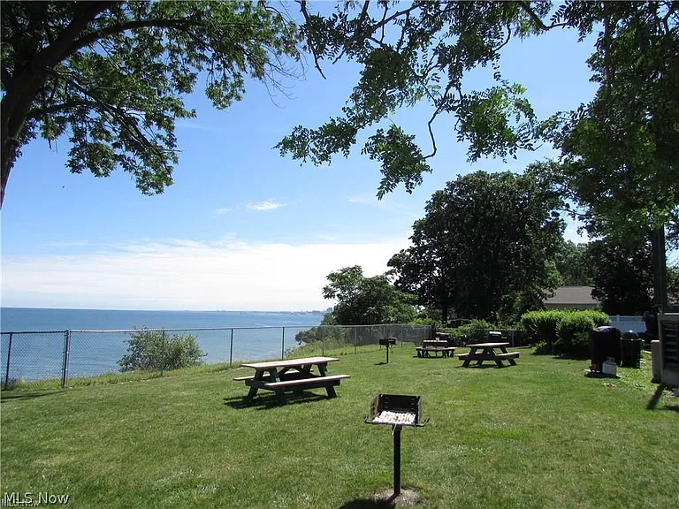 11720 Edgewater Dr #310 — Photo 20