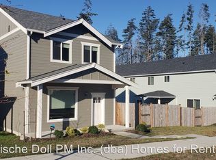 635 NW Prow St, Oak Harbor, WA 98277