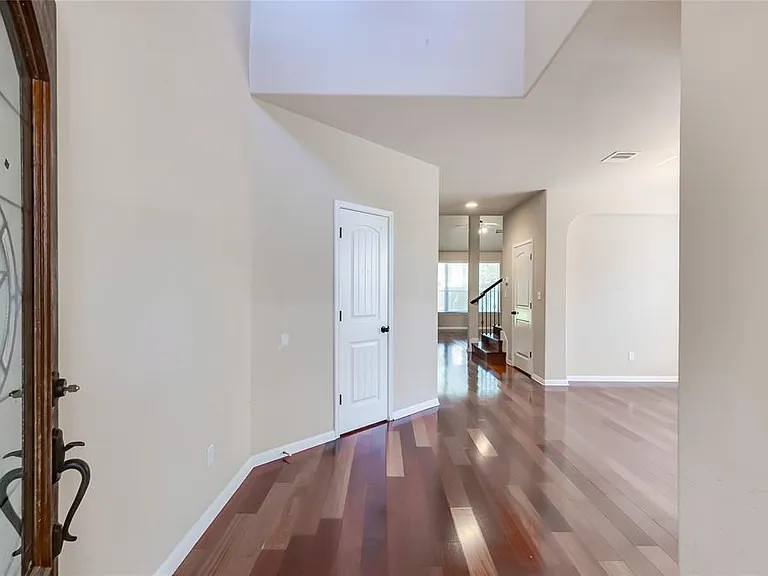 11300 Cherisse Dr — Photo 4