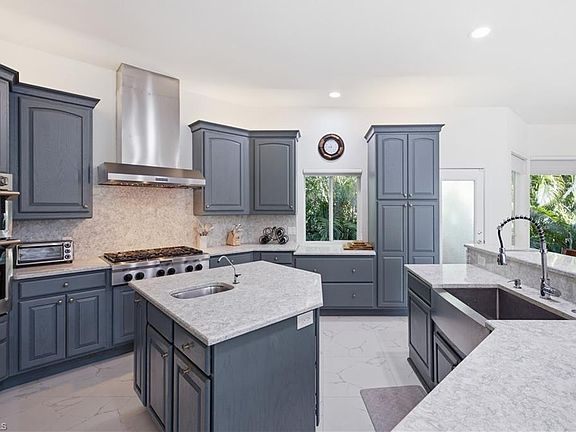 3rd image of 27231 Lakeway Ct