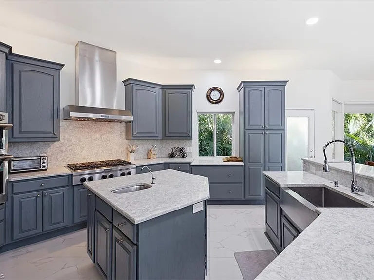 27231 Lakeway Ct — Photo 3