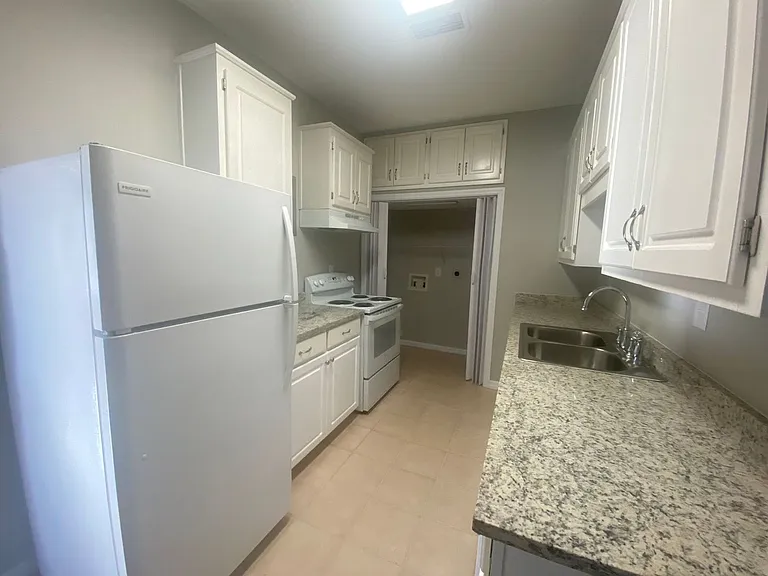 388 Massalina Dr — Photo 6