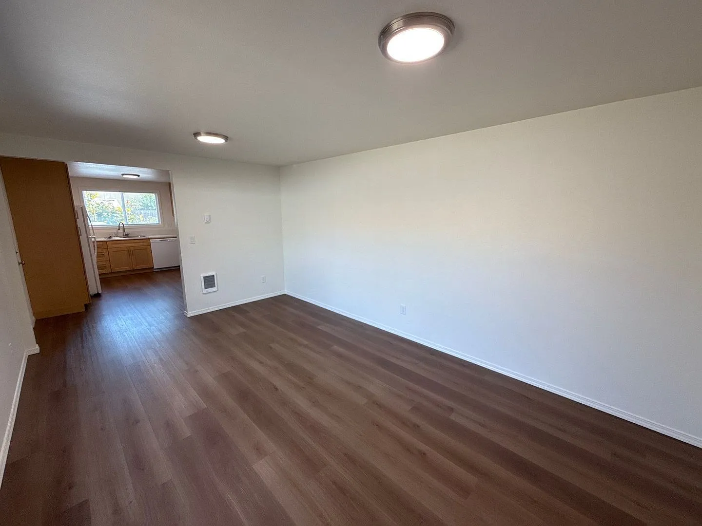 2 bed, 1.0 bath, 749 sqft, $1,745 — Photo 4