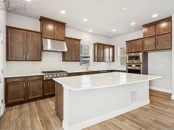 7th image of this home