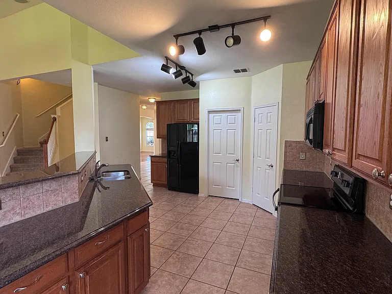 6100 Moor Hen Dr — Photo 9