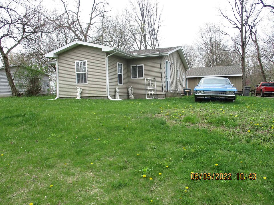 1st image of 1003 E Vistula St