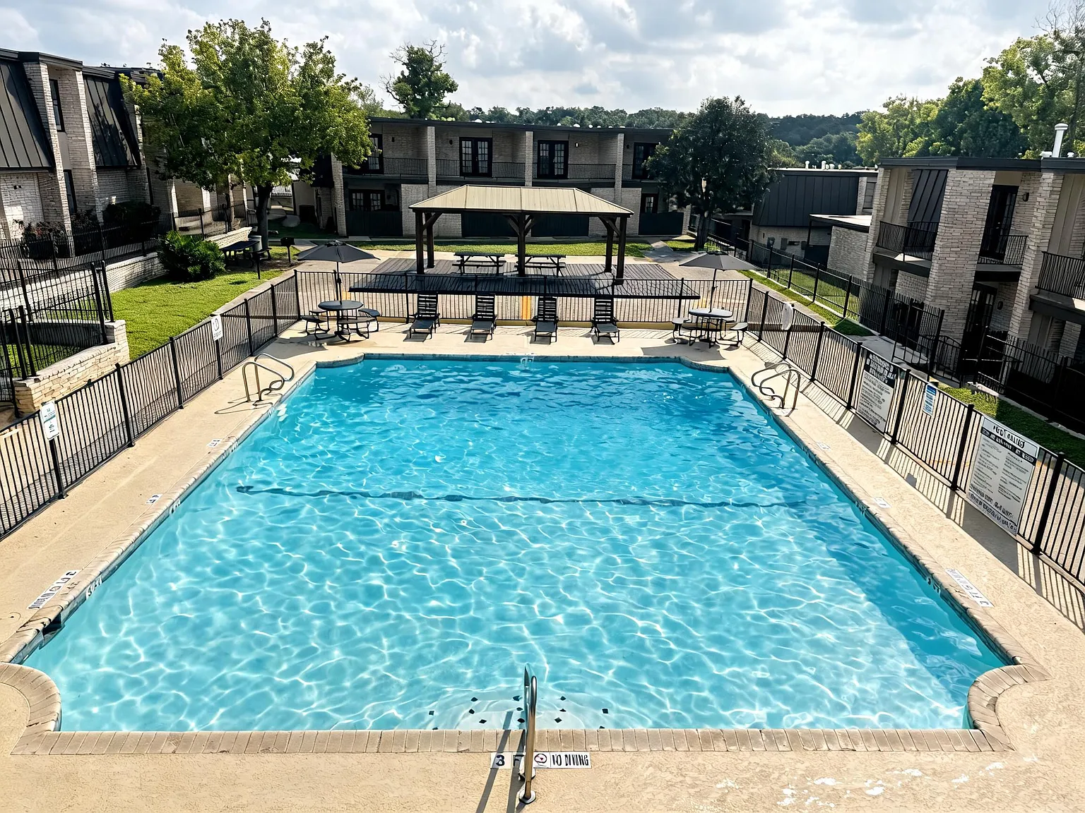 1543 Babcock Rd — Photo 4
