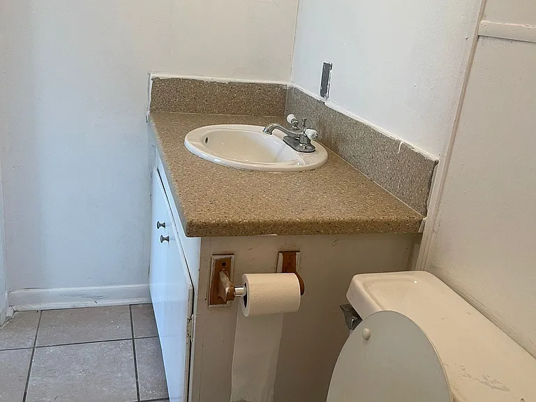 12470 FM 314 N — Photo 8