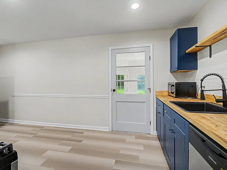 3324 Ainsworth Dr — Photo 10