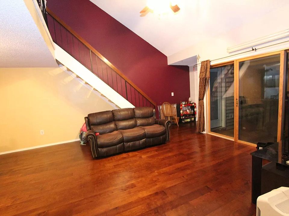 1st image of 516 Aspen Dr