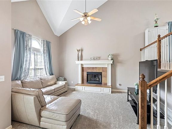 3rd image of 502 Santa Fe Ct