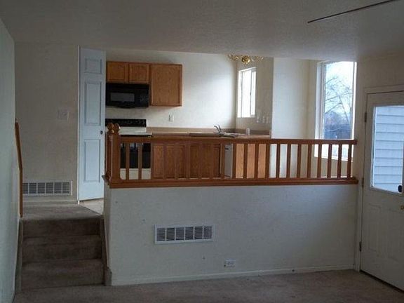 Living Room/Kitchen