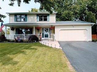 76 Emerald Point, Rochester, NY 14624