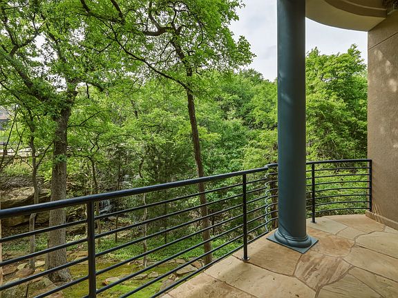 3rd image of 2607 Hemingway Dr