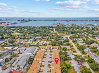 610 Indian Rocks Rd N APT 103, Belleair Bluffs, FL 33770