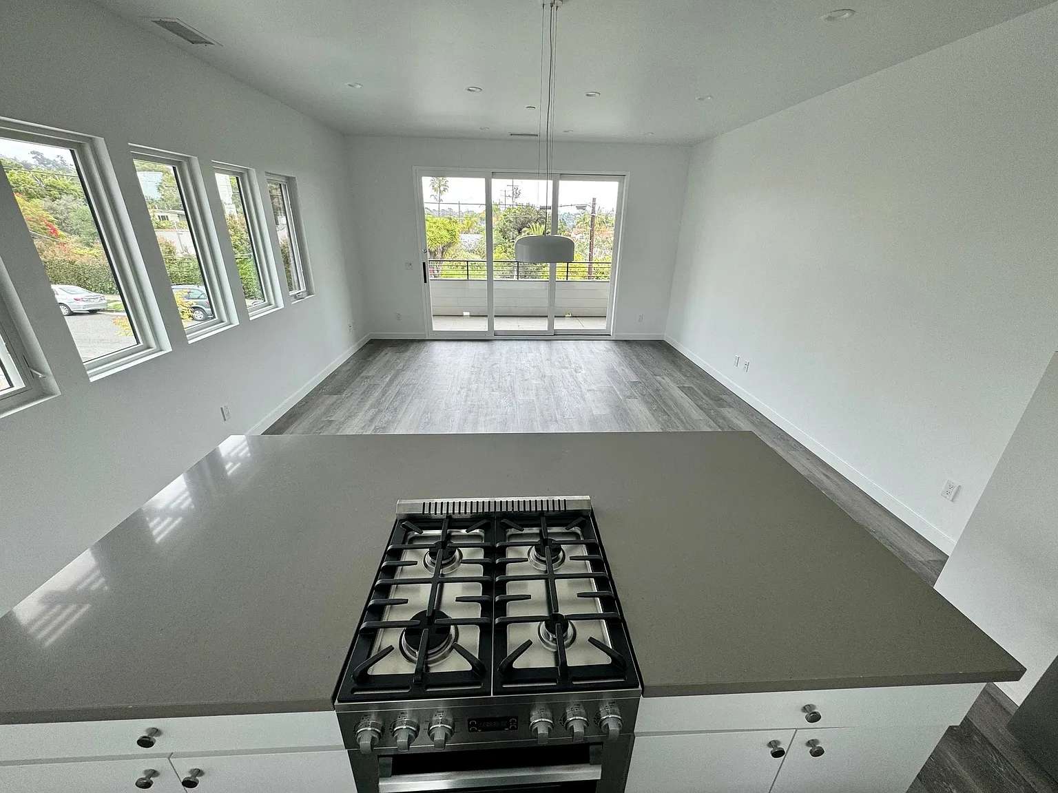 2 bed, $4,200 — Photo 2