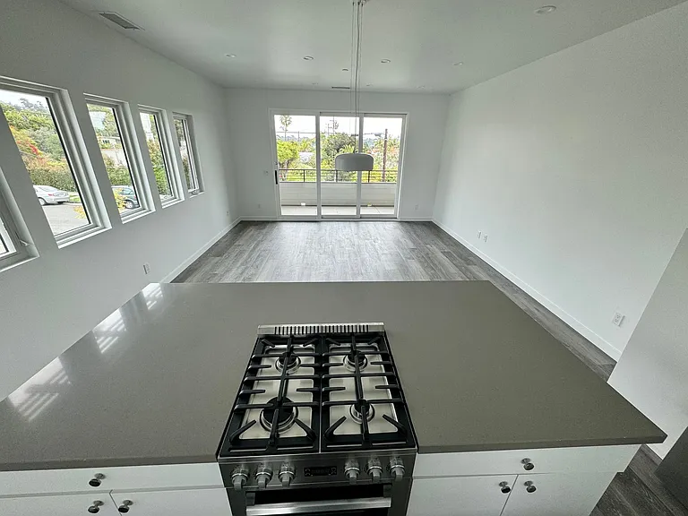 415 Old Coast Hwy #A — Photo 2