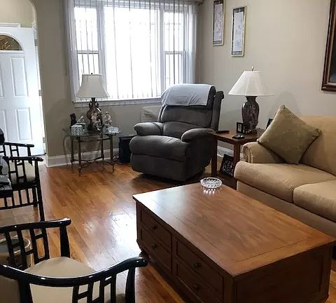 4th image of 2533 Tenbroeck Ave