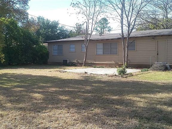 3rd image of 1557 Montclair Dr