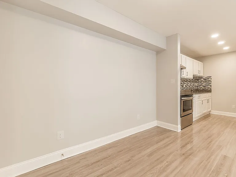 Crystal Heights Apartments — Photo 36