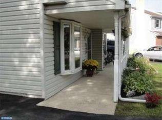 8 Whittier Ct, Quakertown, PA 18951