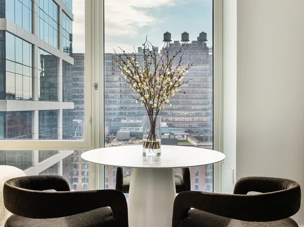 606 West 30th Street 16A image 2 of 17